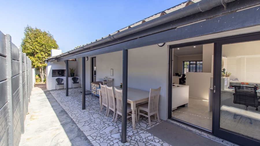 1 Bedroom Property for Sale in Sandbaai Western Cape